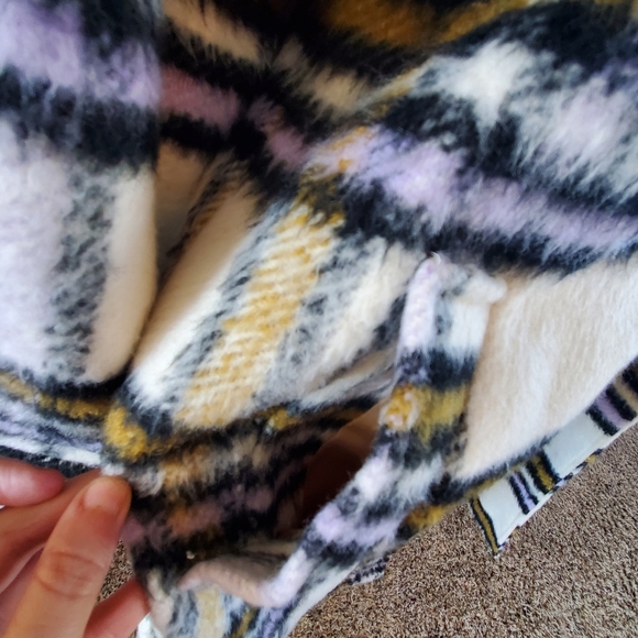 shacket - Picture 3 of 12